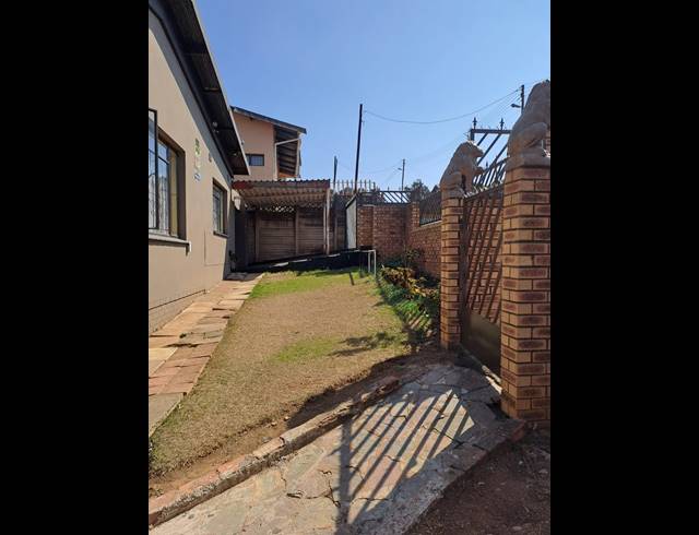 5 BEDROOM FREEHOLD FOR SALE IN NEWHOLME